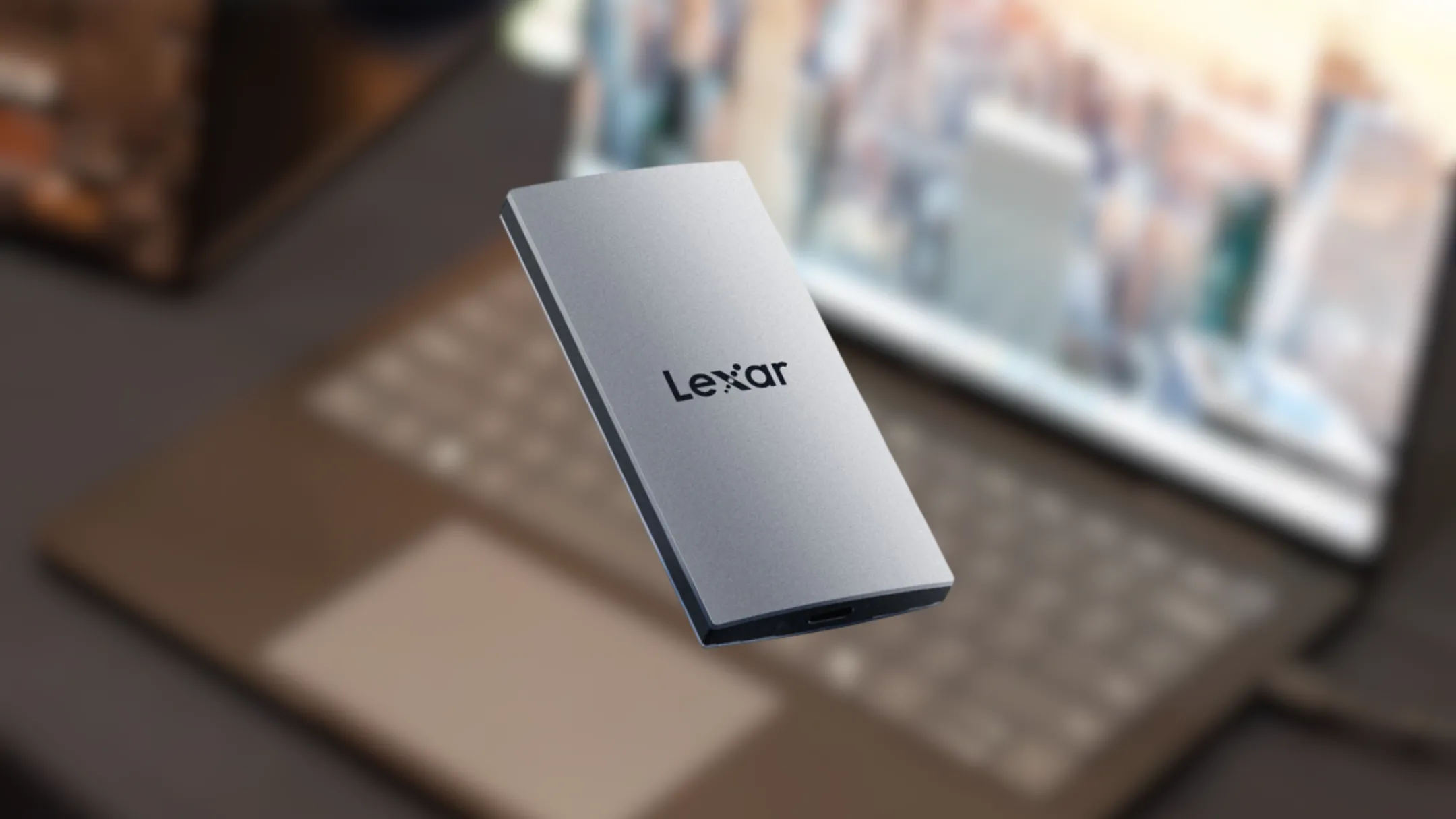 Lexar ES3 Portable SSD với cổng kết nối USB-C và thiết kế chắc chắn