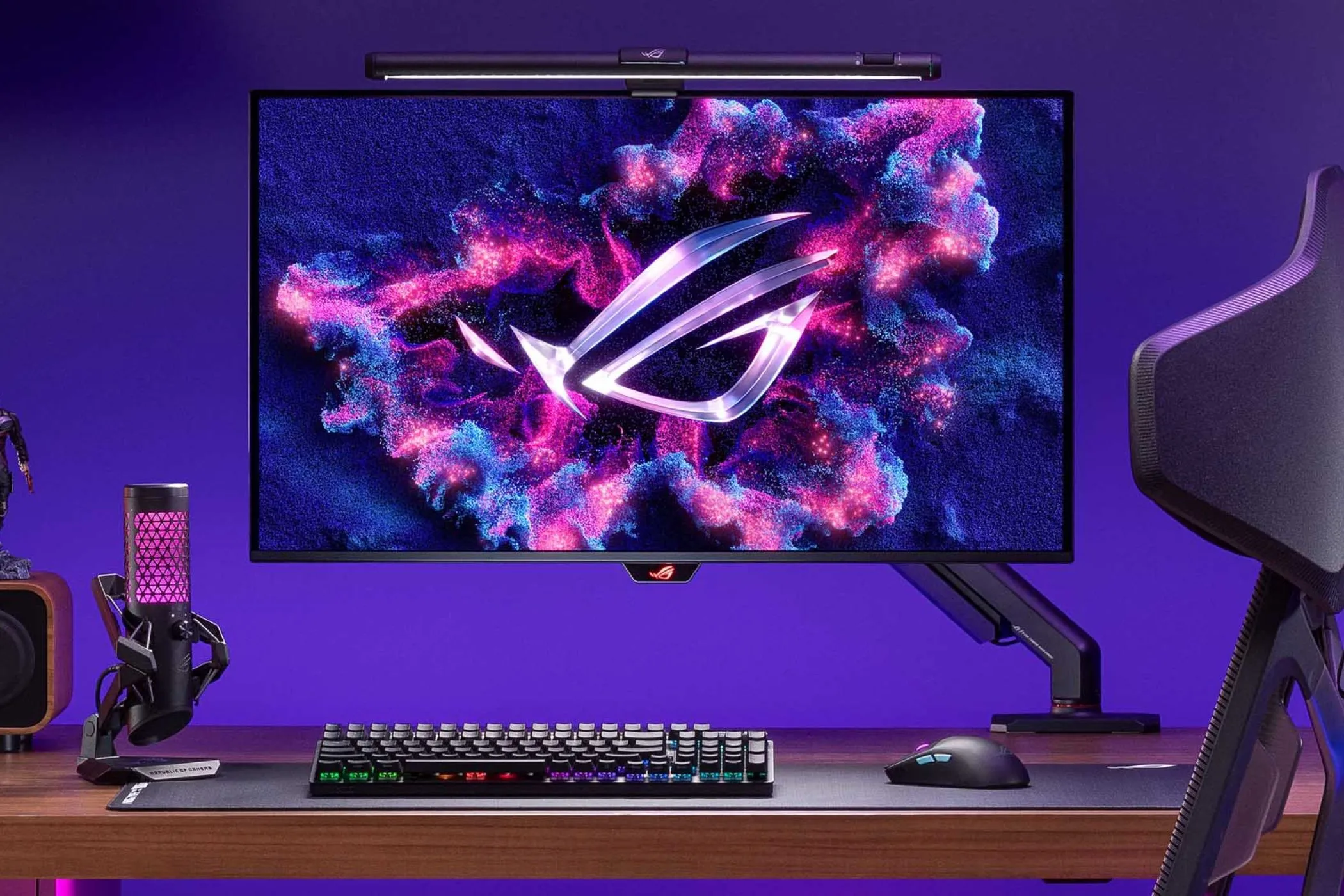 Màn hình ASUS ROG Swift PG32UCDM gắn trên chân đế