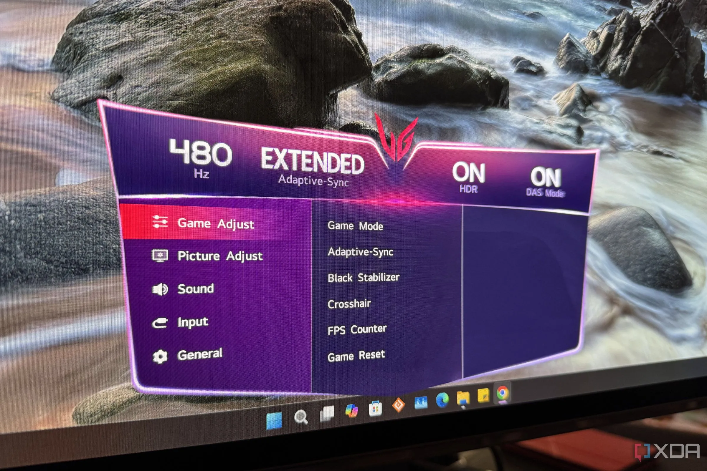 Màn hình OLED LG hiển thị menu OSD với tần số quét 480Hz, minh họa sự phát triển của công nghệ màn hình siêu cao
