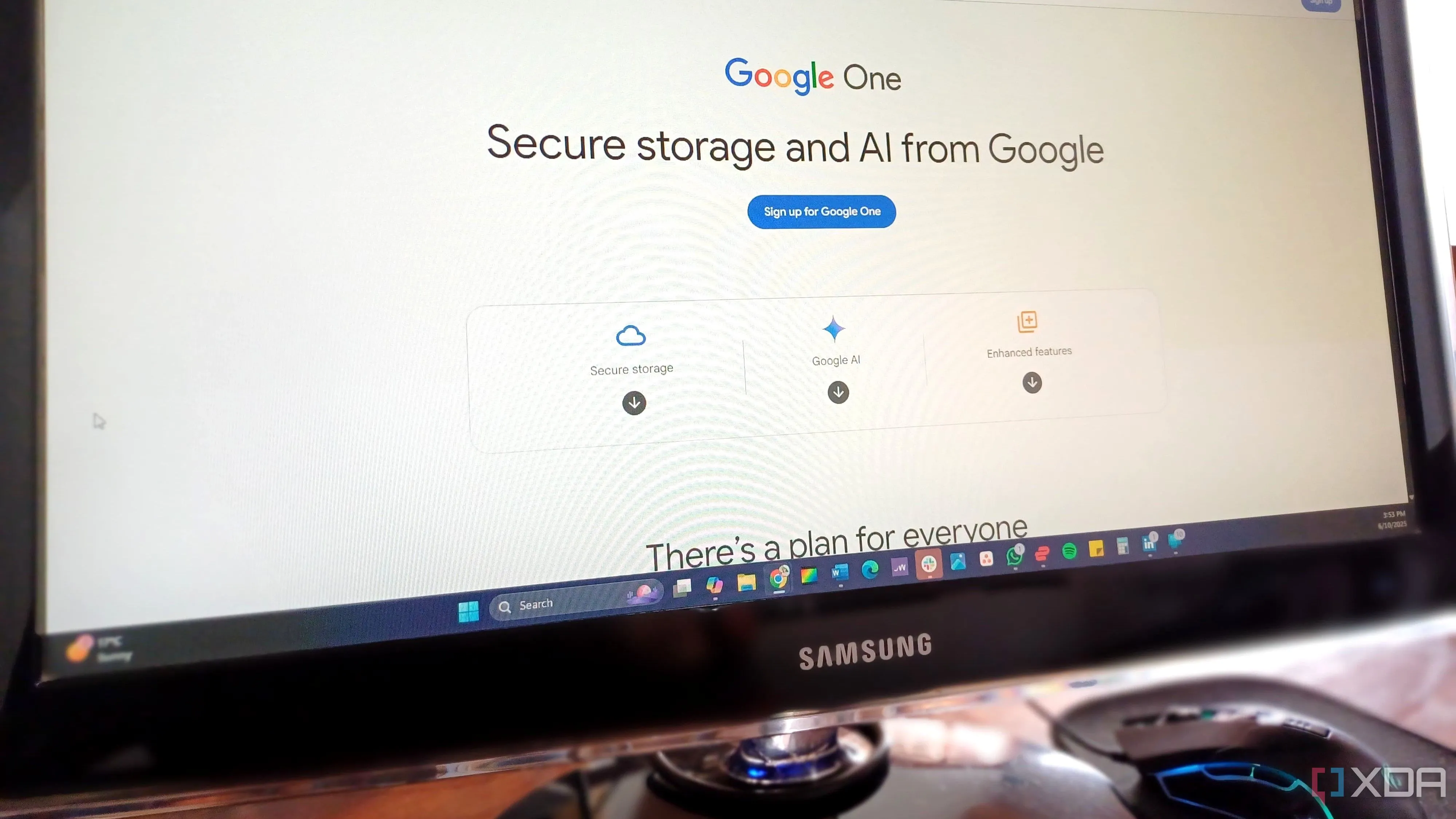 Màn hình Samsung hiển thị trang Google One trên PC