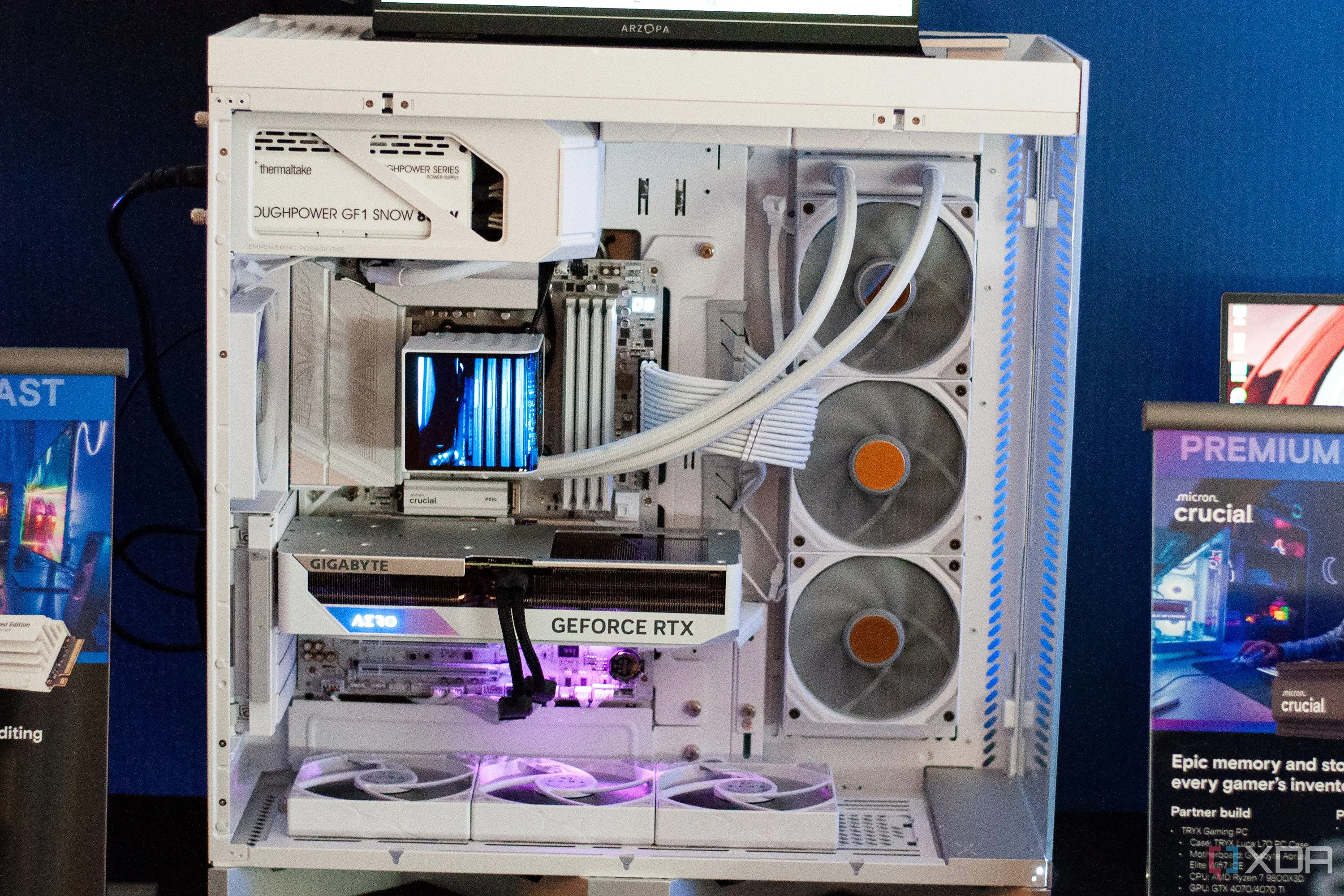 Máy tính chơi game hiệu năng cao với case đèn RGB