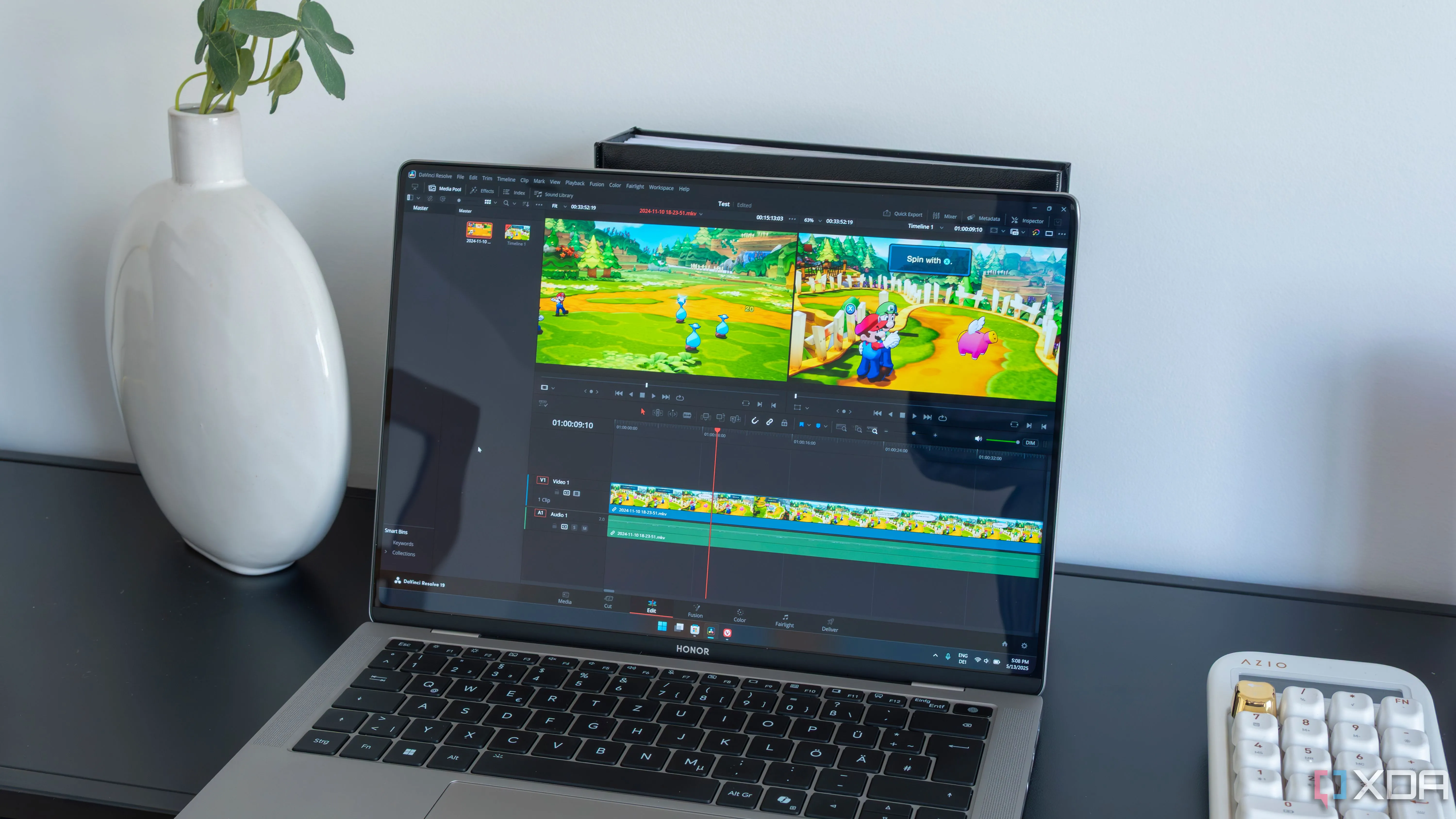Máy tính xách tay chạy phần mềm chỉnh sửa video DaVinci Resolve