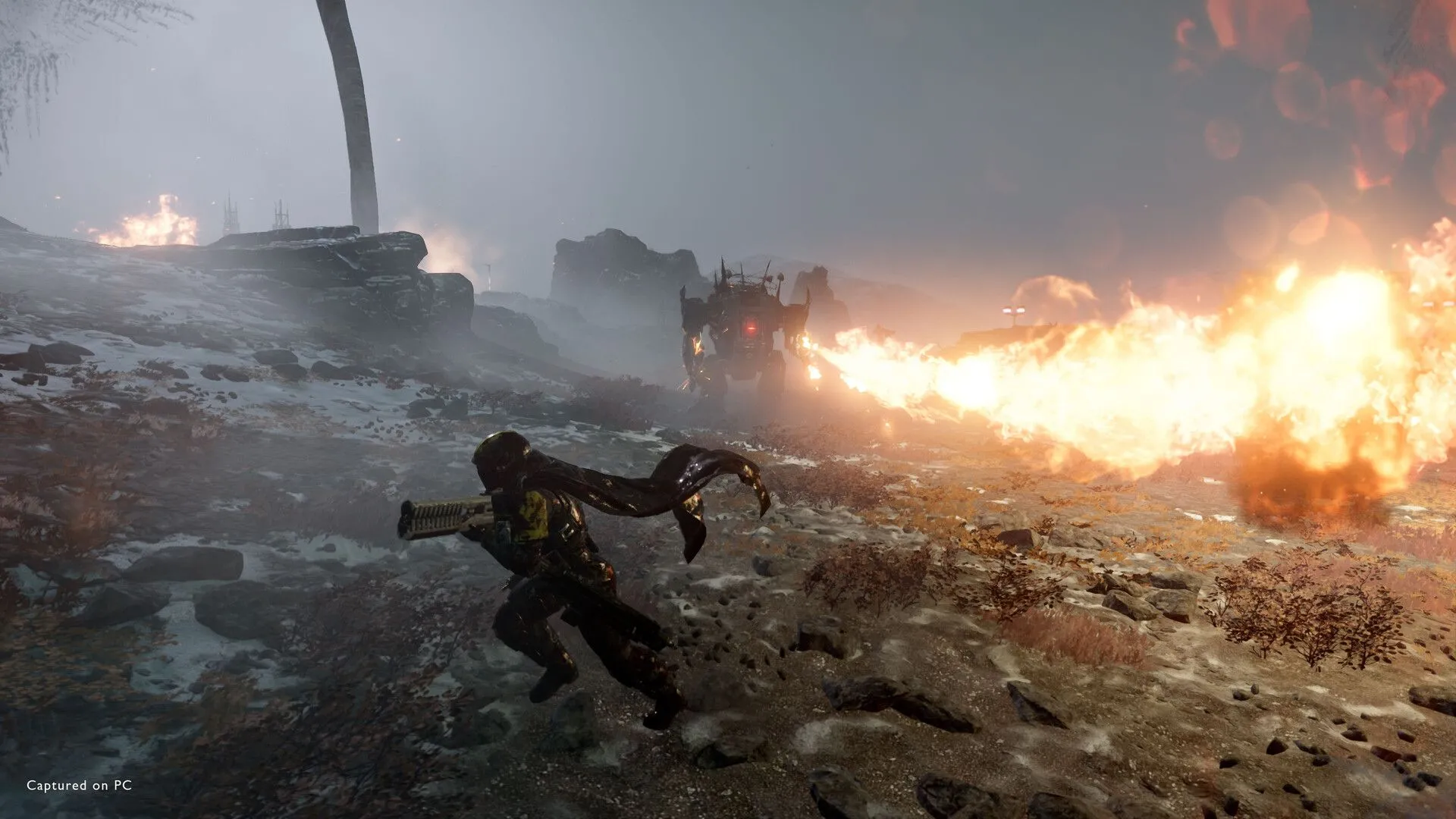 Mech trong Helldivers 2 phun lửa tấn công kẻ địch
