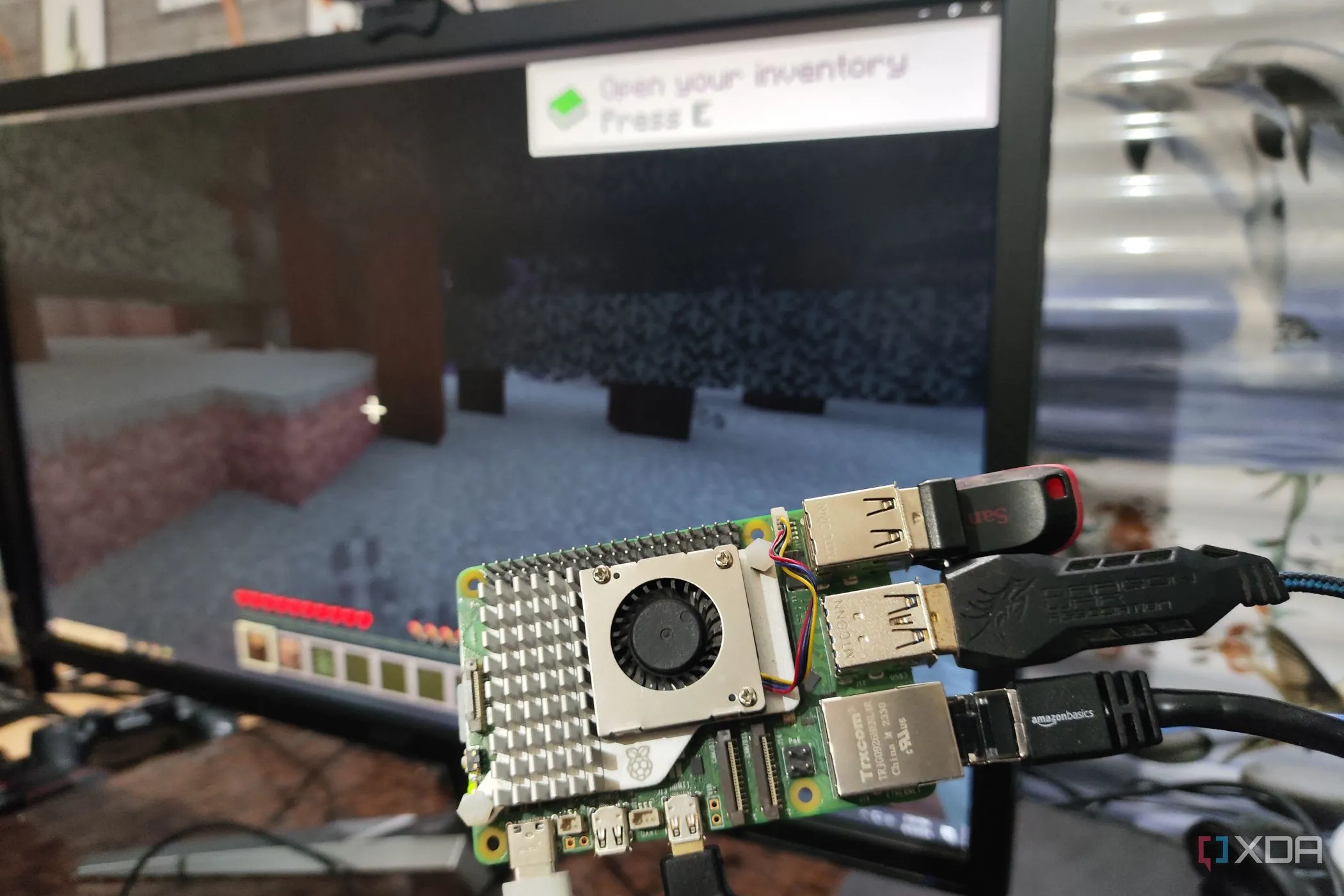 Minecraft đang chạy trên PC, với máy chủ được cài đặt trên Raspberry Pi 5
