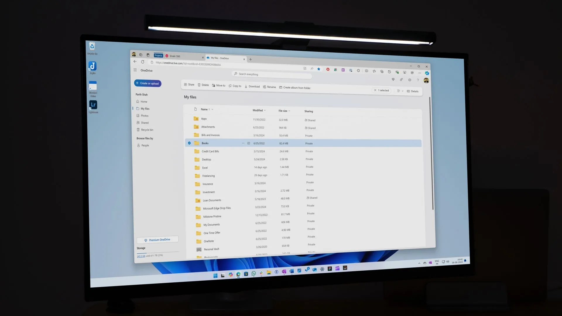 Minh họa giao diện và tính năng của dịch vụ lưu trữ đám mây OneDrive