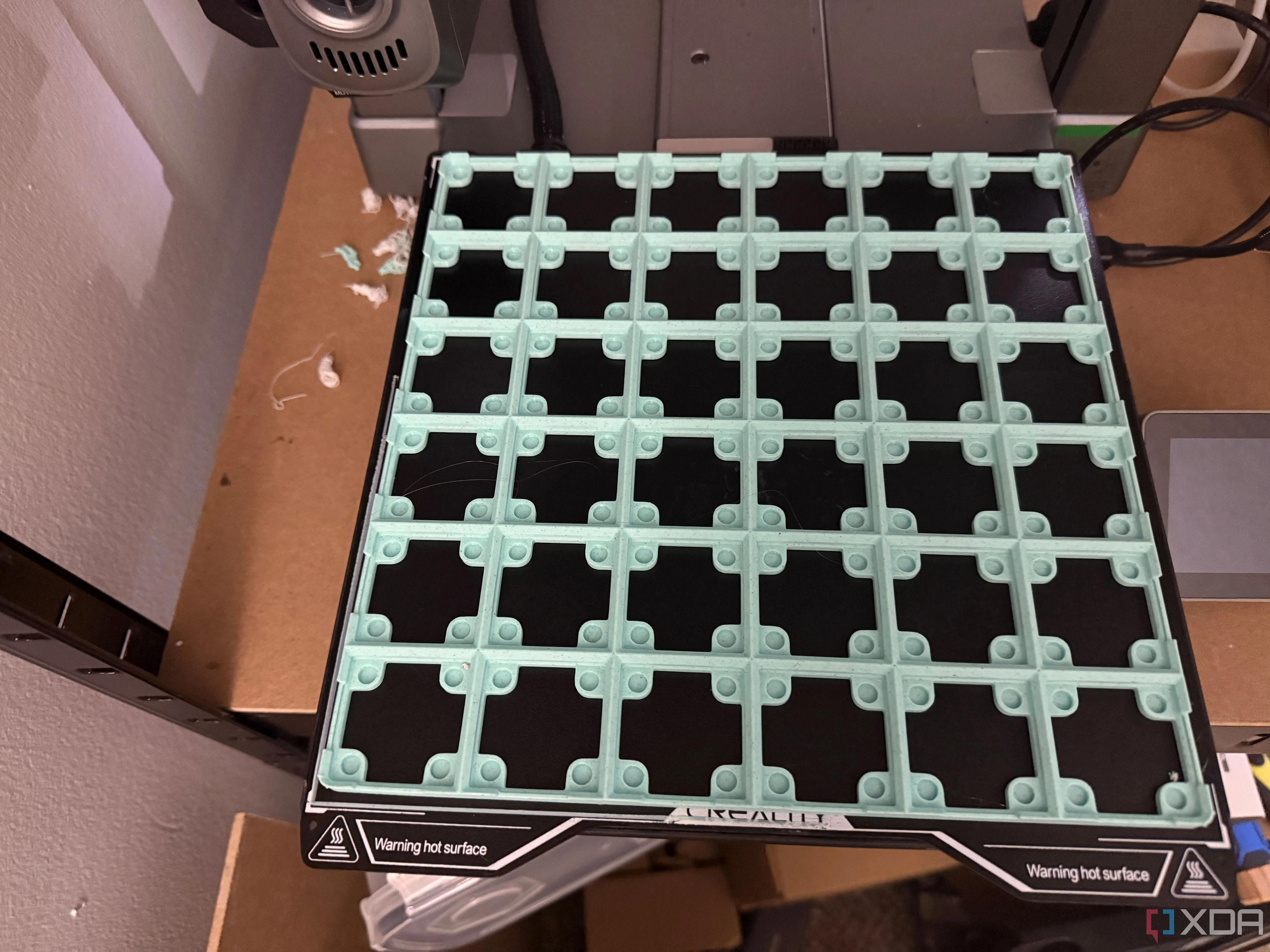 Ngăn kéo lộn xộn được sắp xếp gọn gàng với đế Gridfinity và các hộp đựng linh kiện in 3D