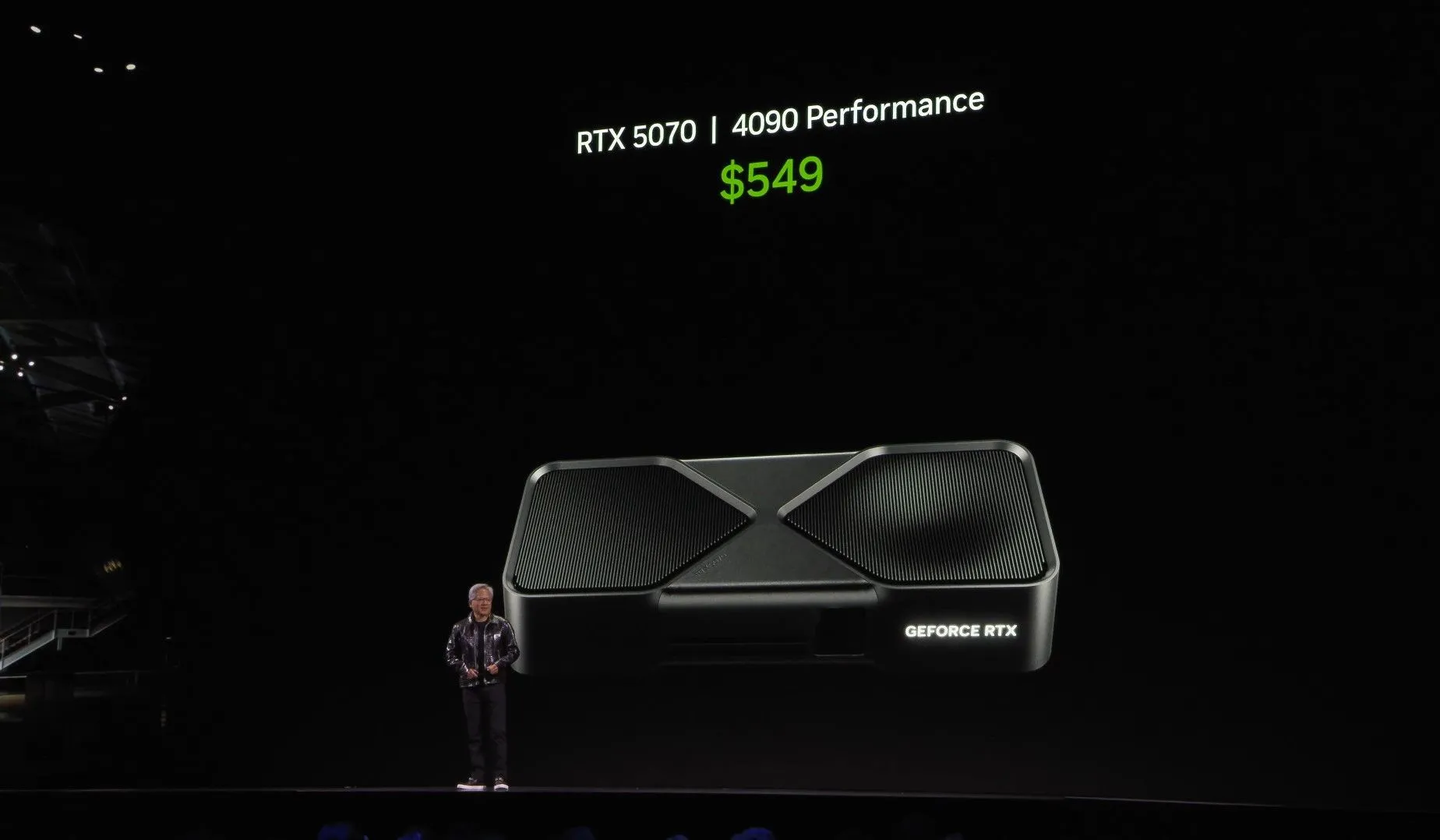 Nvidia giới thiệu card đồ họa RTX 5070 tại bài phát biểu quan trọng của họ tại CES 2025, thể hiện sự chủ động trên thị trường.