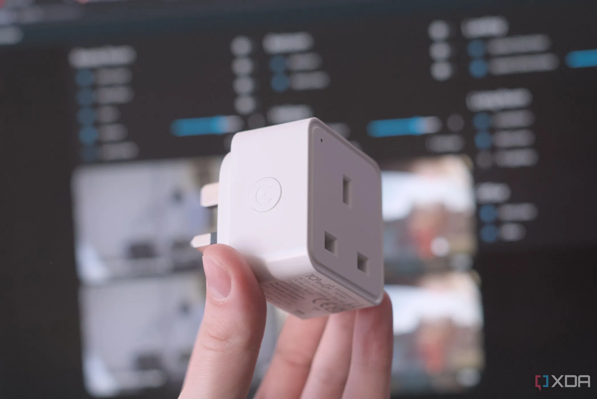 Ổ cắm thông minh TCP đang hoạt động, có thể tích hợp qua Homebridge