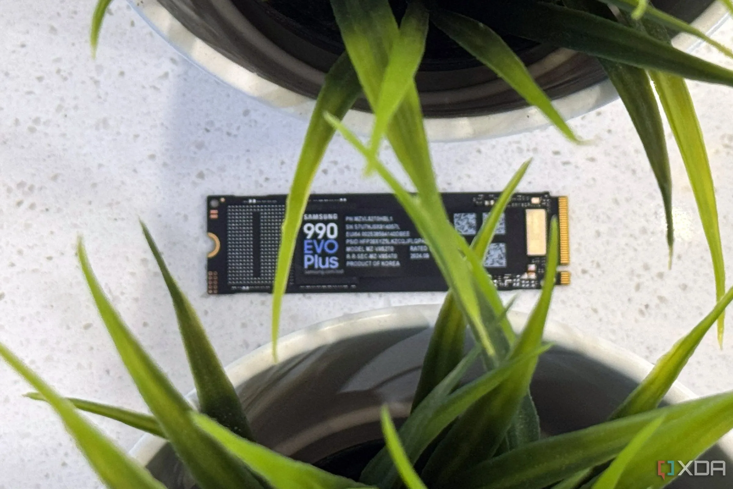 Ổ cứng SSD Samsung 990 Evo Plus, minh họa cho hiệu suất IOPS ngẫu nhiên quan trọng trong thực tế