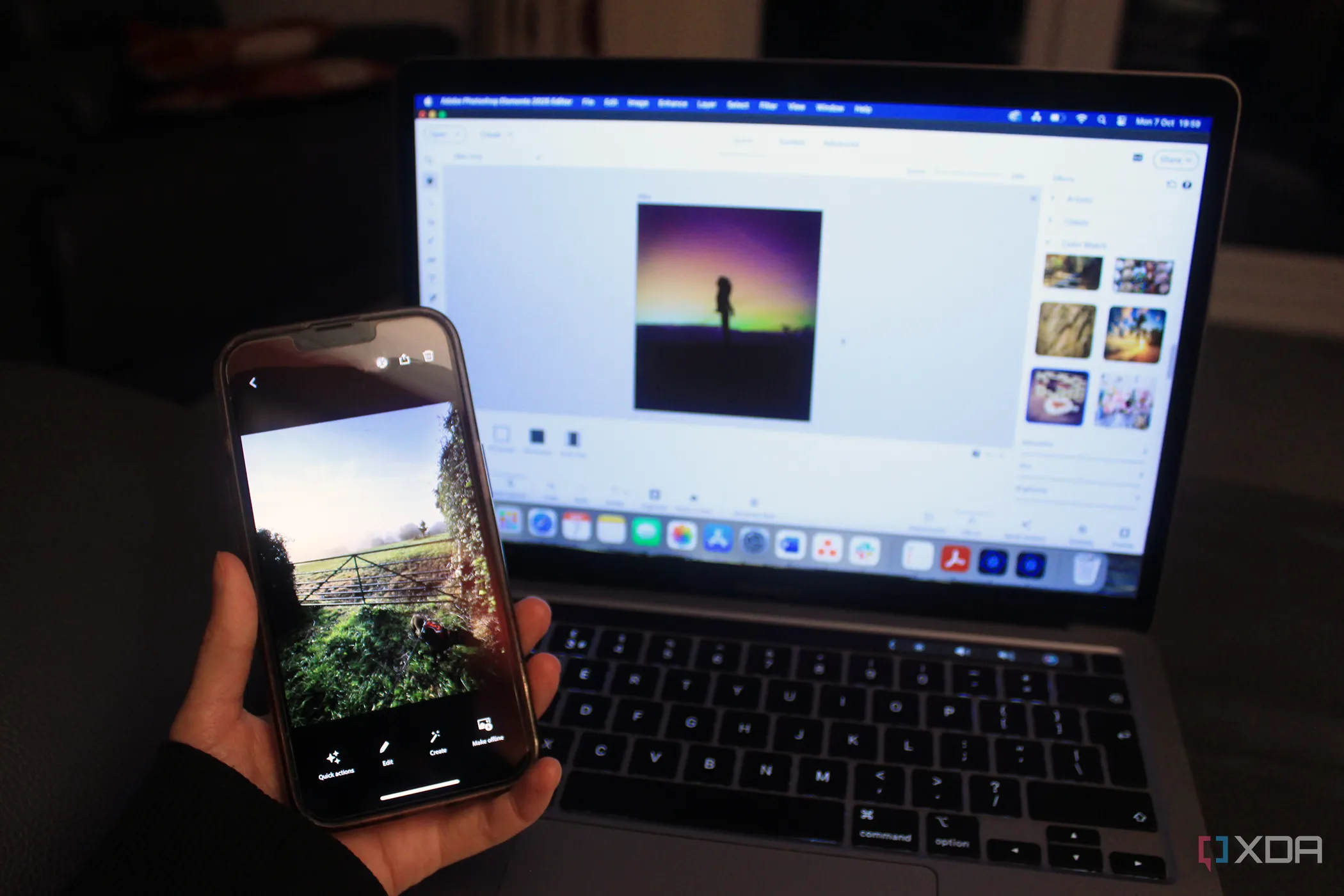 Phần mềm Adobe Photoshop Elements hiển thị trên MacBook Pro và iPhone, minh họa giấy phép sở hữu giới hạn