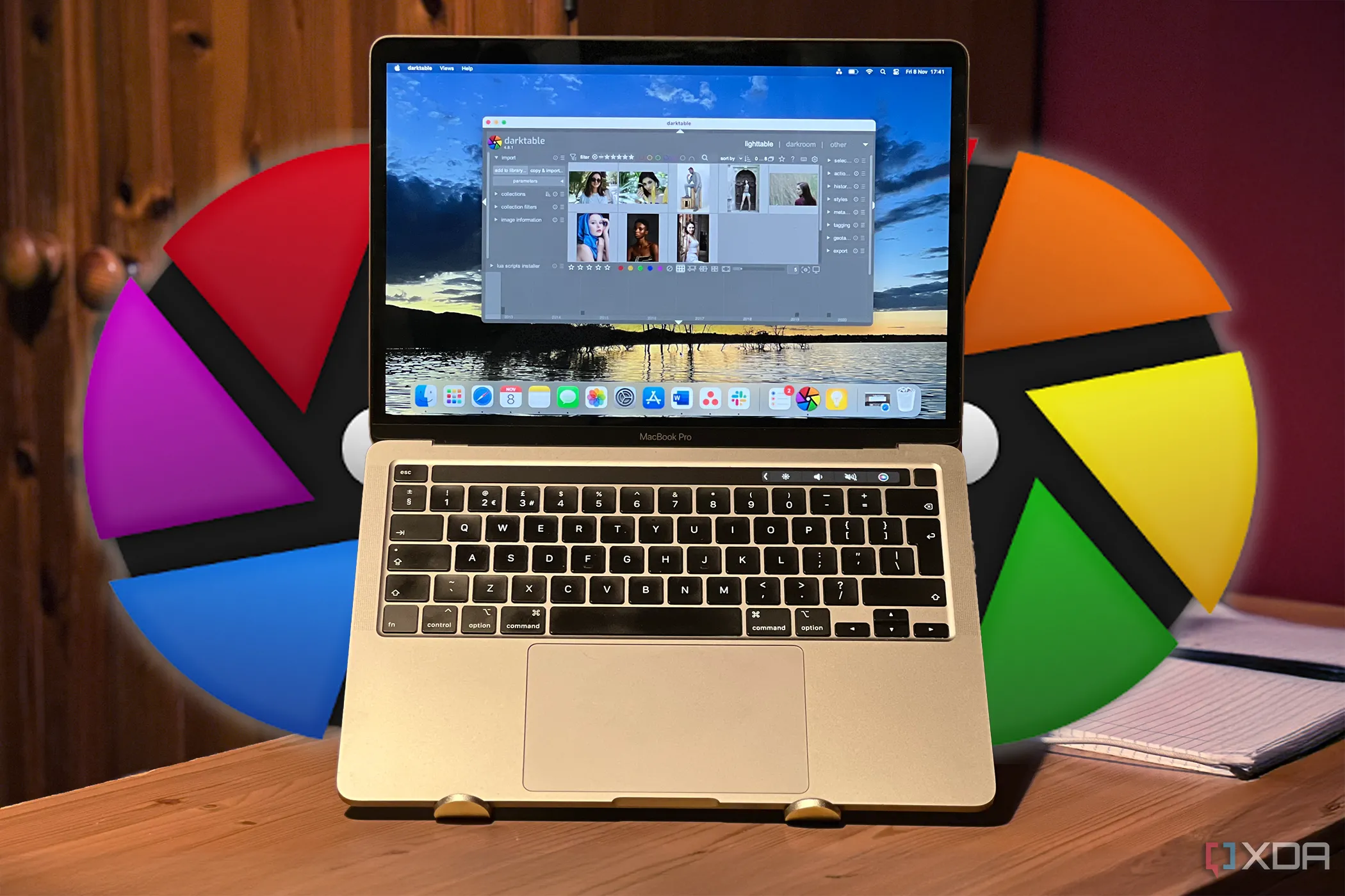Phần mềm Darktable đang chạy trên màn hình MacBook, với logo Darktable nổi bật