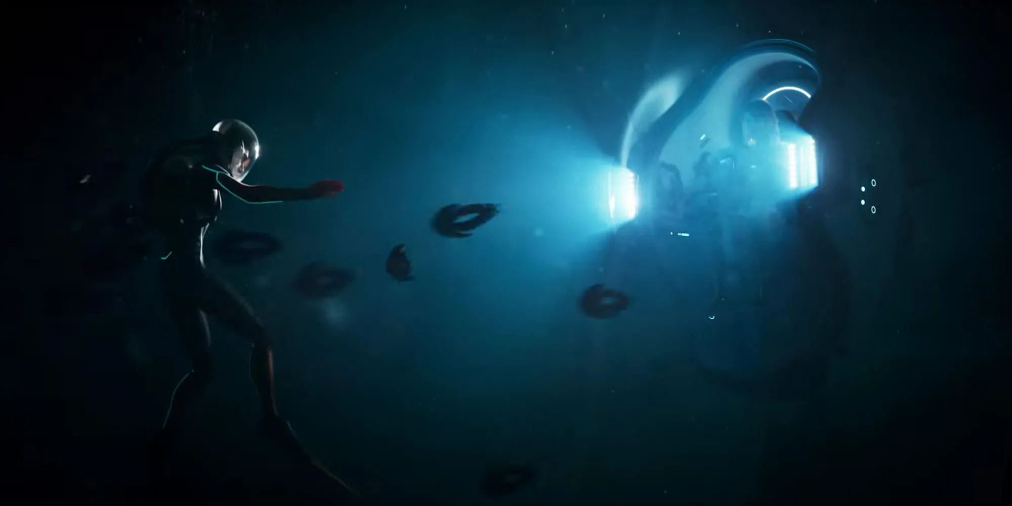 Phương tiện dạng pod và các nhân vật trong trailer Subnautica 2
