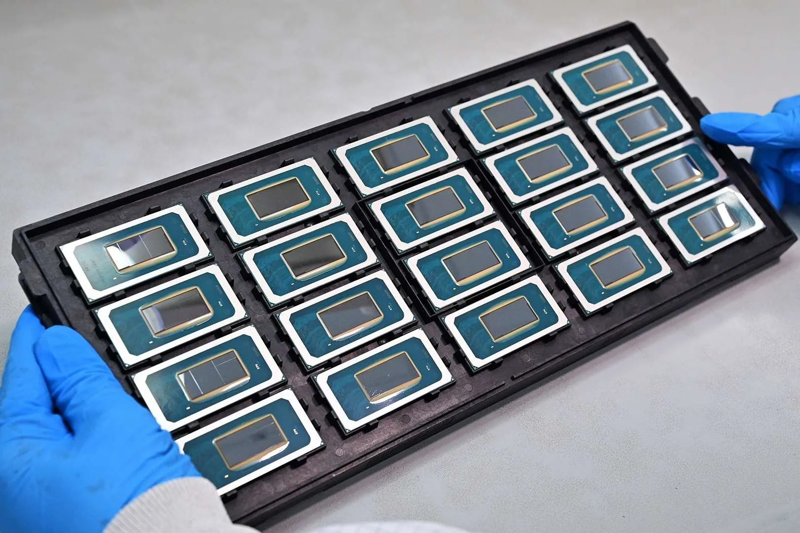 Quy trình lắp ráp và kiểm tra các chip Intel Core Ultra Meteor Lake theo kiến trúc chiplet