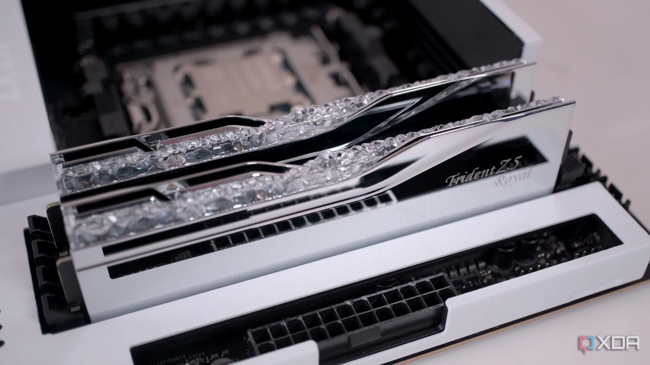 RAM được cài đặt trên bo mạch chủ NZXT N7 B650E