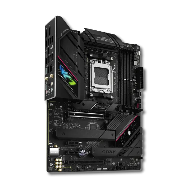 Render của mainboard Asus Strix B650E-F Gaming từ góc trái