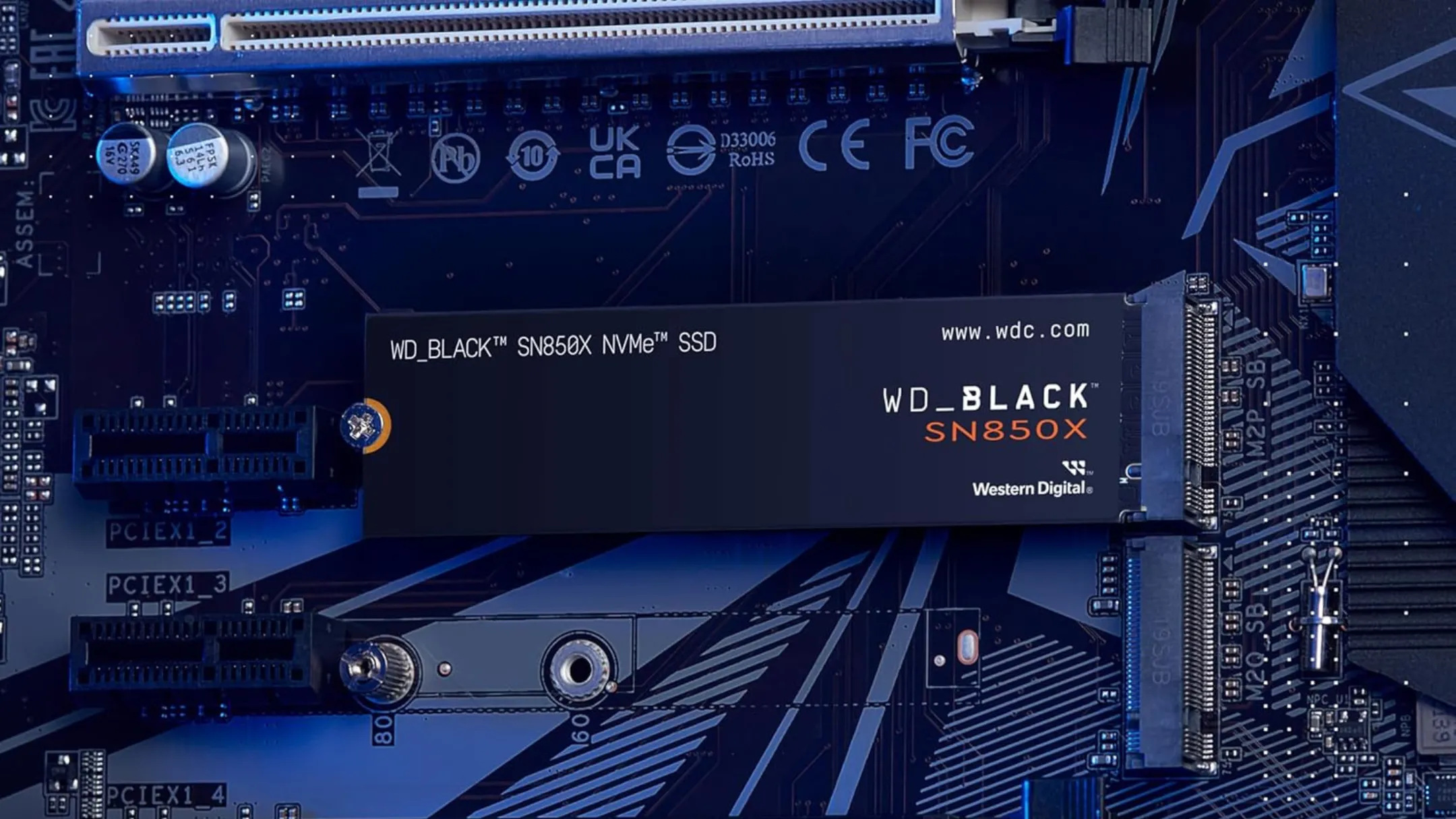 SSD WD_BLACK 8TB SN850X lắp đặt trên bo mạch chủ