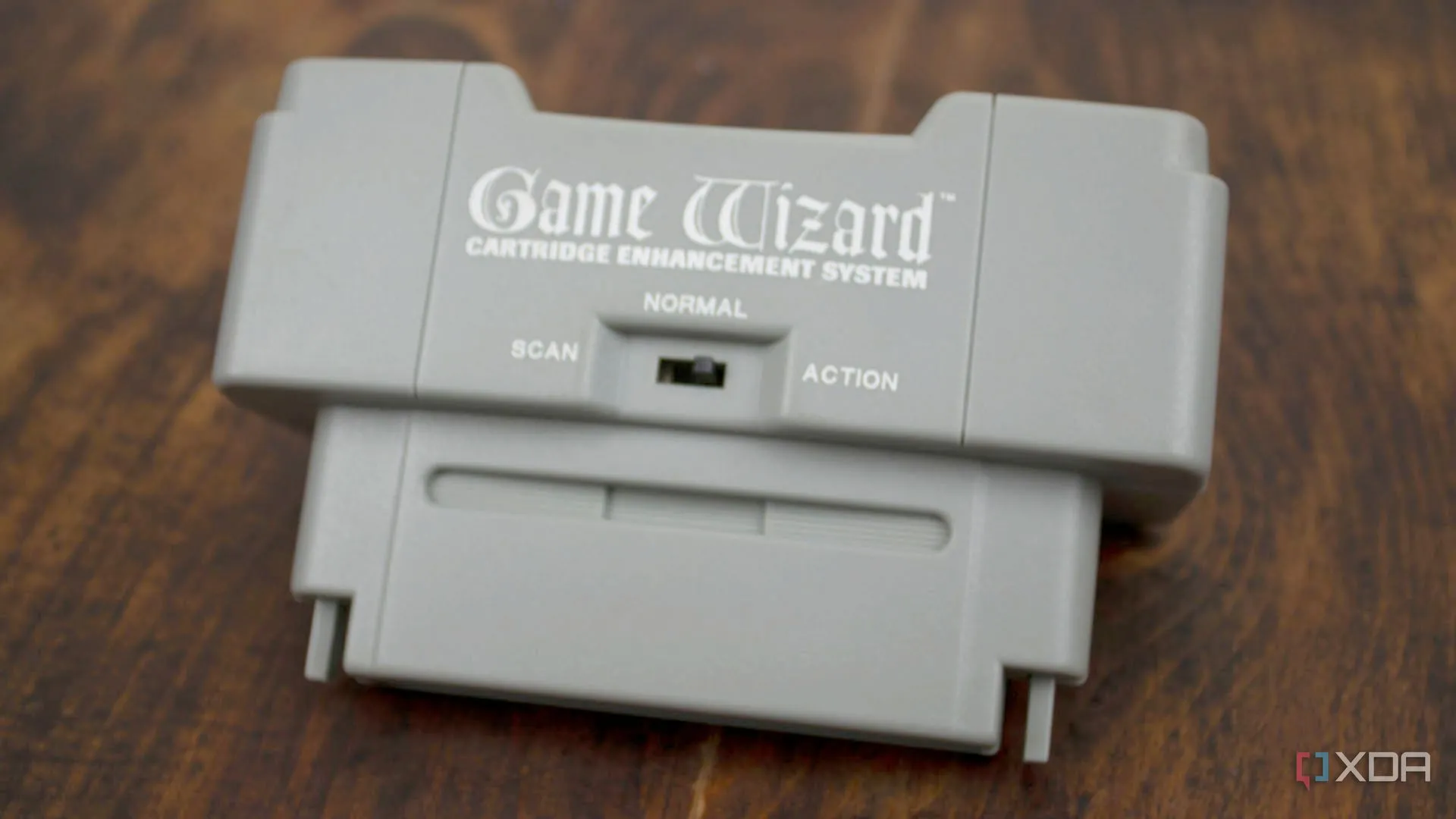 Thiết bị hack game Game Wizard dành cho SNES, một phụ kiện độc đáo trong lịch sử game retro.