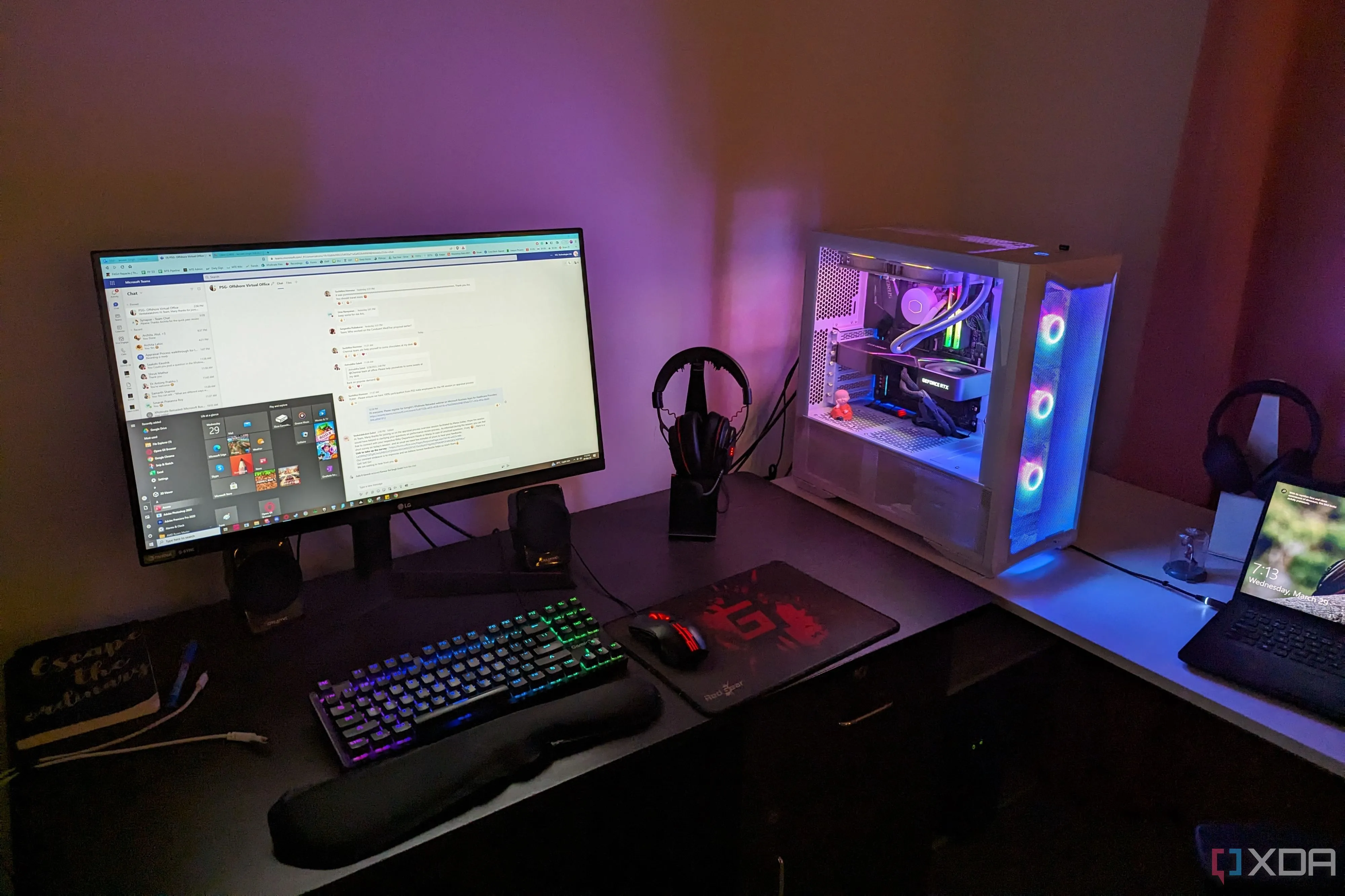 Thiết lập góc chơi game PC với màn hình, bàn phím RGB và chuột