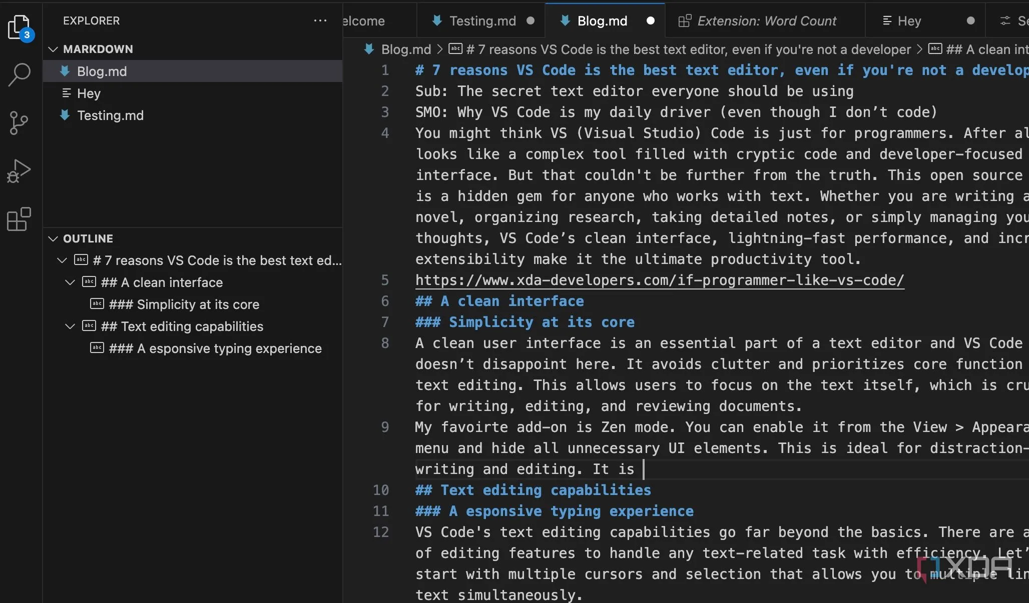 Tính năng Outline View (Xem Phác thảo) của VS Code, giúp điều hướng cấu trúc tài liệu dễ dàng.