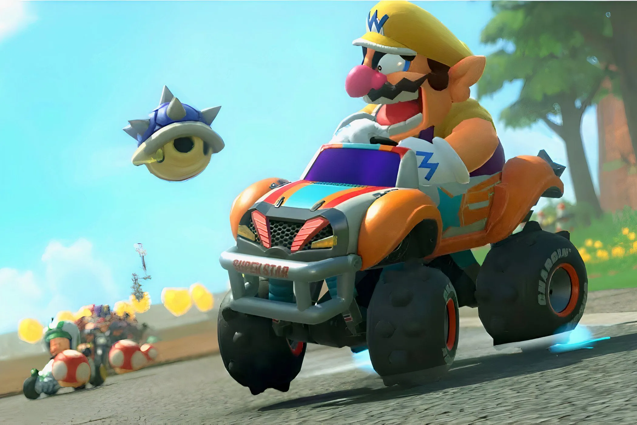 Wario tức giận nhìn vỏ Sò Xanh đang bay tới trong Mario Kart Tour
