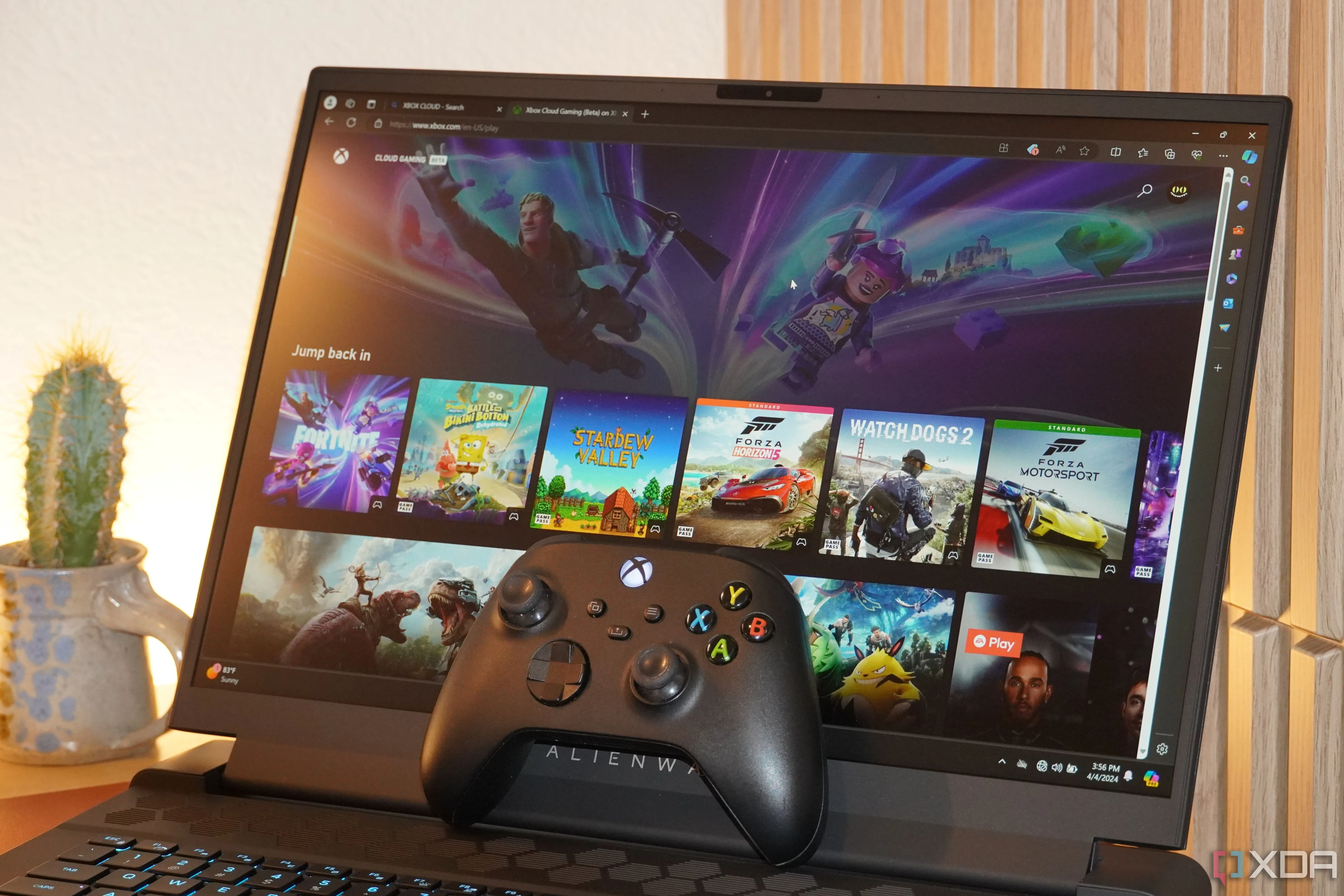 Xbox Cloud Gaming trên laptop Alienware, hiển thị khả năng chơi game qua đám mây